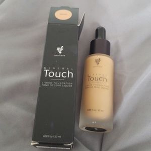 Younique Mineral Foundation